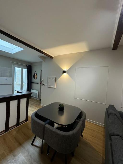 Appartement Charmant Hypercentre Avec Patio Prive Et Parking Orléans Exteriér fotografie