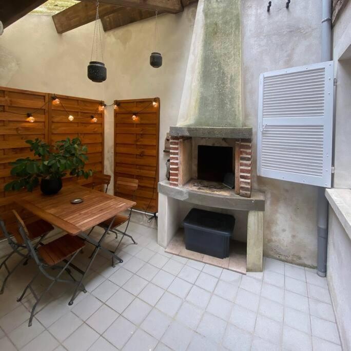 Appartement Charmant Hypercentre Avec Patio Prive Et Parking Orléans Exteriér fotografie